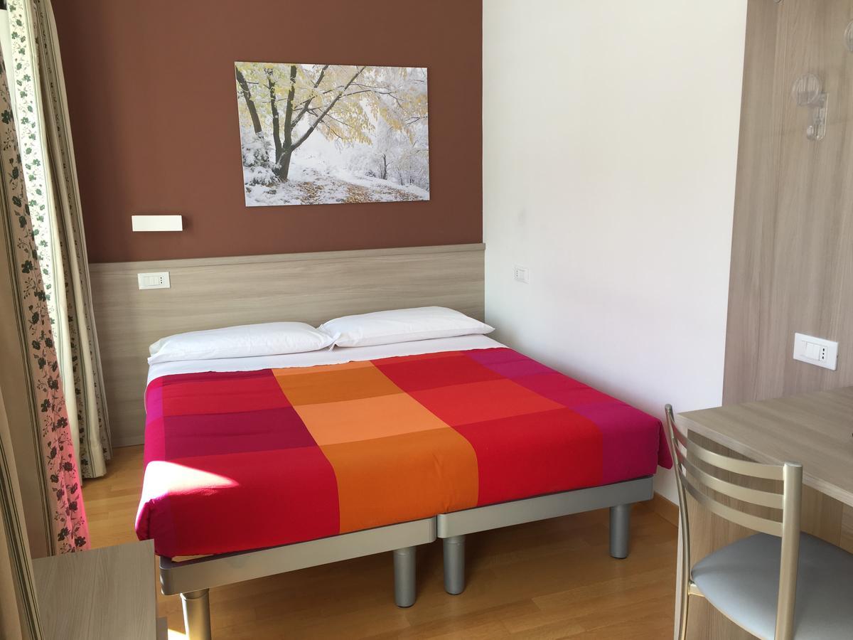 La Vecchia Scuola Bed & Breakfast Villa d'Allegno ภายนอก รูปภาพ